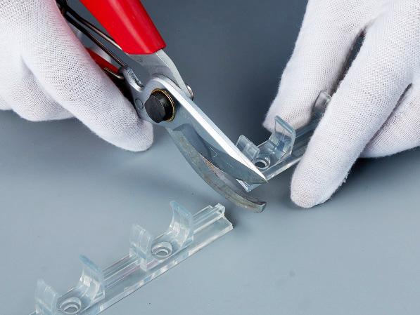 PVC透明天花連排管夾 PVC透明天花連排管夾